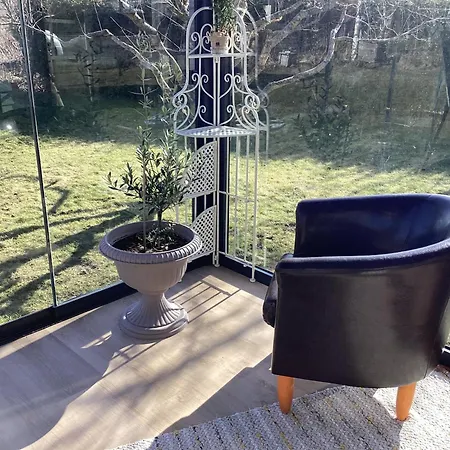 Daisy House Apartment