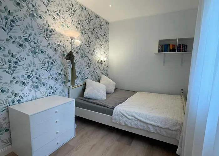 Daisy House Papsaare